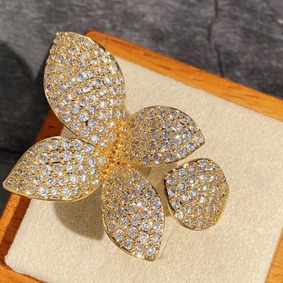 Gold Four Leaf Clover Zircon Ring Two Piece Set - Picture 3 of 5